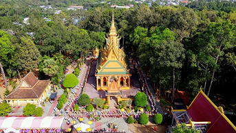 Phát triển du lịch gắn bảo tồn di sản