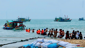 Bộ đội Biên phòng tỉnh An Giang hỗ trợ trục vớt phương tiện bị chìm