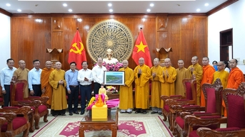 Bí thư Tỉnh ủy Nguyễn Hồ Hải tiếp đoàn Ban Thường trực Hội đồng Trị sự Giáo hội Phật giáo Việt Nam