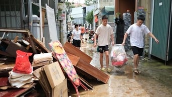 Thời tiết hôm nay 18/8: Đất liền mưa lớn, áp thấp gây dông gió dữ dội khắp Biển Đông