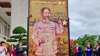 Triển lãm tranh sơn mài khổ lớn “Mùa xuân độc lập”:
