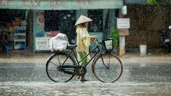 Hà Nội trời mát mẻ, mưa lớn tiếp diễn nhiều nơi trên cả nước