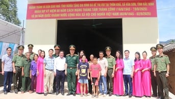 Công ty 45 bàn giao nhà tình nghĩa cho người dân hoàn cảnh khó khăn