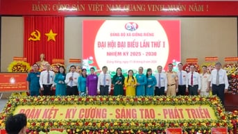 Ủy viên Ban Thường vụ Tỉnh ủy, Phó Chủ tịch Thường trực HĐND tỉnh An Giang Lê Hồng Thắm dự Đại hội Đảng bộ xã Giồng Riềng