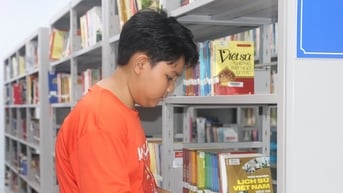 Trưng bày hơn 500 bản sách chào mừng Quốc khánh