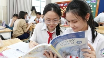 Bình đẳng tất cả sách giáo khoa được phê duyệt
