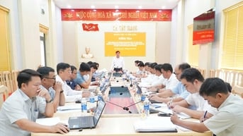 Lãnh đạo Sở Dân tộc và Tôn giáo làm việc với 3 xã Tây Giang, A Vương và Hùng Sơn