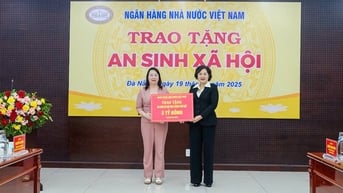 Ngân hàng Nhà nước Việt Nam trao 10 tỷ đồng hỗ trợ xóa nhà tạm và an sinh xã hội