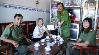 Công an tỉnh An Giang bàn giao 2 căn nhà Tình nghĩa