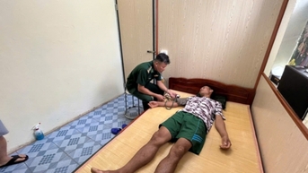 Đồn BP Bắc Sơn kịp thời cứu sống một người trôi dạt trên biển