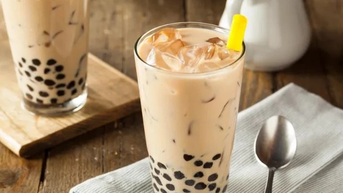 តែទឹកដោះគោ - ពីភេសជ្ជៈសប្បាយមួយទៅឧស្សាហកម្មរាប់ពាន់លានដុល្លារ