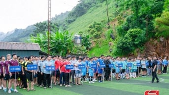 Khai mạc Giải bóng đá nam thanh niên xã Phiêng Pằn
