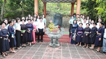 Đoàn Chủ tịch Trung ương Hội Liên hiệp Phụ nữ Việt Nam hoạt động về nguồn tại xã Chiêm Hóa