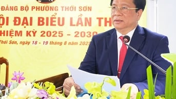 Chủ tịch UBND tỉnh An Giang Hồ Văn Mừng dự Đại hội Đảng bộ phường Thới Sơn