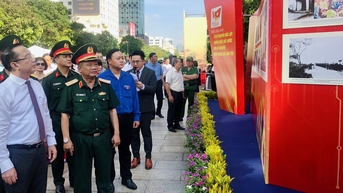 TP.HCM khai mạc 3 triển lãm ảnh mừng 80 năm Cách mạng tháng Tám thành công và Quốc khánh 2-9