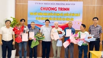 Phường Hải Vân trao 7 sổ hồng đầu tiên cho công dân