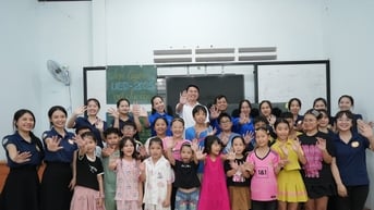 Tiếp sức học sinh khó khăn trước thềm năm học mới