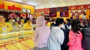 Giá vàng chiều nay 2/8/2025: Giá vàng trong nước và thế giới tăng sốc lên mức cao nhất tuần