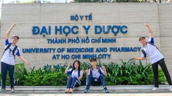 ហេតុអ្វីបានជាបេក្ខជនរាប់រយនាក់ដាក់ពាក្យចូលសាកលវិទ្យាល័យវេជ្ជសាស្ត្រ និងឱសថទីក្រុងហូជីមិញត្រូវដាក់ IELTS ឡើងវិញ?