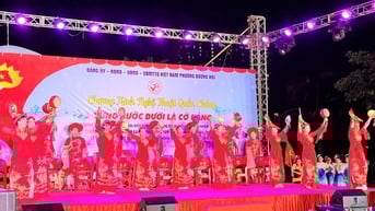 Dương Nội tổ chức văn nghệ chào mừng thành công Đại hội Đảng bộ phường