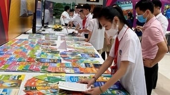 Sách giáo khoa và tài liệu địa phương sẽ được điều chỉnh ra sao sau sáp nhập?