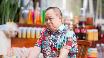 Xóm Trọ Thanh Xuân: Tiếc tiền khám bệnh, Tiểu Bảo Quốc tự mua sách y khoa để nghiên cứu
