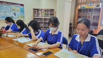 Giám đốc Sở GD-ĐT TP.HCM nêu lý do không cho học sinh sử dụng điện thoại