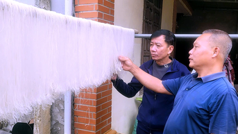 Đưa mì gạo làng Vai bay xa