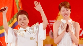 NSND Bạch Tuyết gây bất ngờ khi kết hợp cải lương và rap cùng Pháo