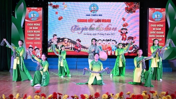 កុមារ​ជិត ២០០​នាក់​ចូល​រួម​ជុំ​ចុង​ក្រោយ​នៃ​មហោស្រព «ខ្ញុំ​ស្រឡាញ់​បទ​ចម្រៀង​ប្រជាប្រិយ»