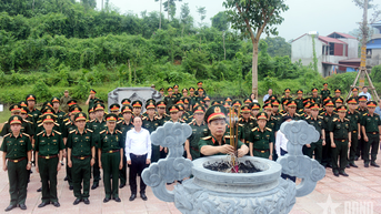 Tổng cục Chính trị QĐND Việt Nam tổ chức về nguồn tại ATK Định Hóa, tỉnh Thái Nguyên