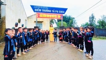 Lào Cai: Đón học sinh lớp 1 tựu trường sớm