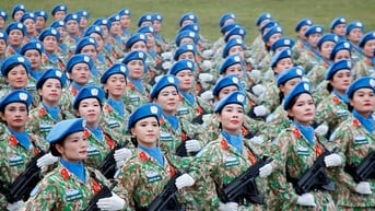 Hình ảnh nữ quân nhân xinh đẹp, hùng tráng tập luyện diễu binh A80