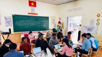 Tà Năng giải quyết thủ tục hành chính lưu động đến từng thôn, bản