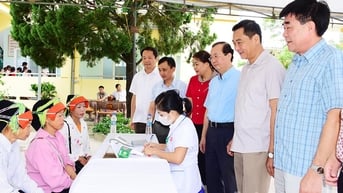 Khám và cấp thuốc miễn phí tại xã biên giới Thanh Thuỷ và các xã nội địa