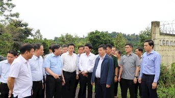 Lãnh đạo tỉnh Lâm Đồng khảo sát khu vực xây trường học liên cấp