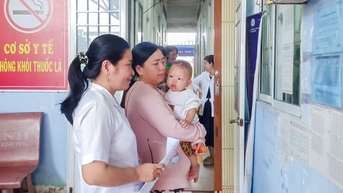 ការអនុវត្តការបំបៅកូនដោយទឹកដោះម្តាយល្អ។