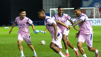 CAHN thua khó tin trên đất Thái Lan