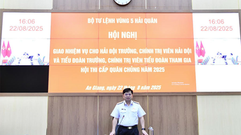 កងទ័ពជើងទឹកភូមិភាគទី៥ ប្រគល់ភារកិច្ចដល់នាយទាហាន ដើម្បីចូលរួមក្នុងការប្រកួតប្រជែងកម្រិតសេវាកម្មឆ្នាំ២០២៥