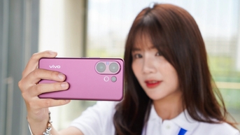 ចាប់ដៃជាមួយ vivo V60៖ ប្រកួតប្រជែងជាមួយ OPPO Reno14 និង iPhone 16e