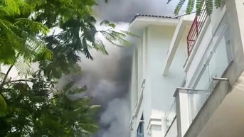 ការស៊ើបអង្កេត​ដើម្បី​បញ្ជាក់​ពី​ភ្លើង​ឆេះ​ផ្ទះ​វីឡា​ជាប់​គ្នា​នៅ Geleximco Urban Area