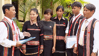 ក្រសួង​មហាផ្ទៃ​ទាមទារ​ឲ្យ​មាន​ការ​ពិនិត្យ​និង​វាយ​តម្លៃ​បុគ្គលិក​ដែល​ធ្វើ​ការ​លើ​កិច្ចការ​ជាតិ​សាសន៍ និង​សាសនា។