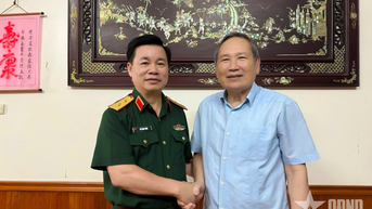 ឧត្តមសេនីយ៍ឯក Do Xuan Tung បានទៅសួរសុខទុក្ខ និងគោរពវិញ្ញាណក្ខន្ធលោកឧត្តមសេនីយ៍ឯក Phung Khac Dang