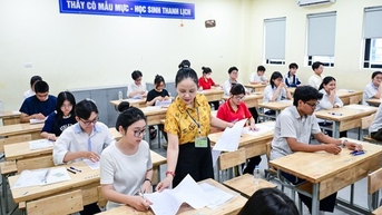 ពិន្ទុចូលរៀនរបស់សាកលវិទ្យាល័យឱសថសាស្រ្តហាណូយបានធ្លាក់ចុះយ៉ាងខ្លាំងបើធៀបនឹងឆ្នាំ 2024