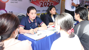 Ngành Kinh doanh quốc tế điểm chuẩn cao nhất Trường Đại học Ngân hàng TPHCM