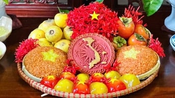 Mâm cỗ Vu Lan cờ đỏ sao vàng 'gây bão' mạng xã hội: Khi đạo hiếu hòa cùng niềm tự hào dân tộc
