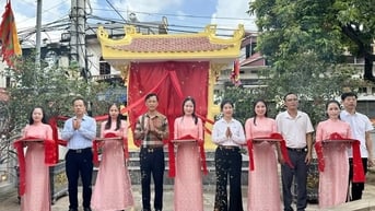 Khánh thành và gắn biển Bia di tích đình Văn Nội