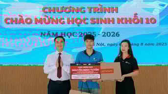 Tiếp sức mùa tựu trường cho sinh viên khó khăn