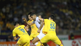 V.League 2025-2026: Sông Lam Nghệ An ngược dòng đánh bại đương kim vô địch Nam Định