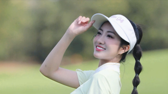 하 쭉 린 씨는 처음으로 골프를 쳤을 때 매우 기뻤습니다.